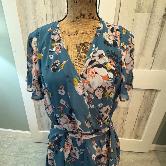 TORRID HI-LOW DRESS SIZE 1 - Picture 2 of 8